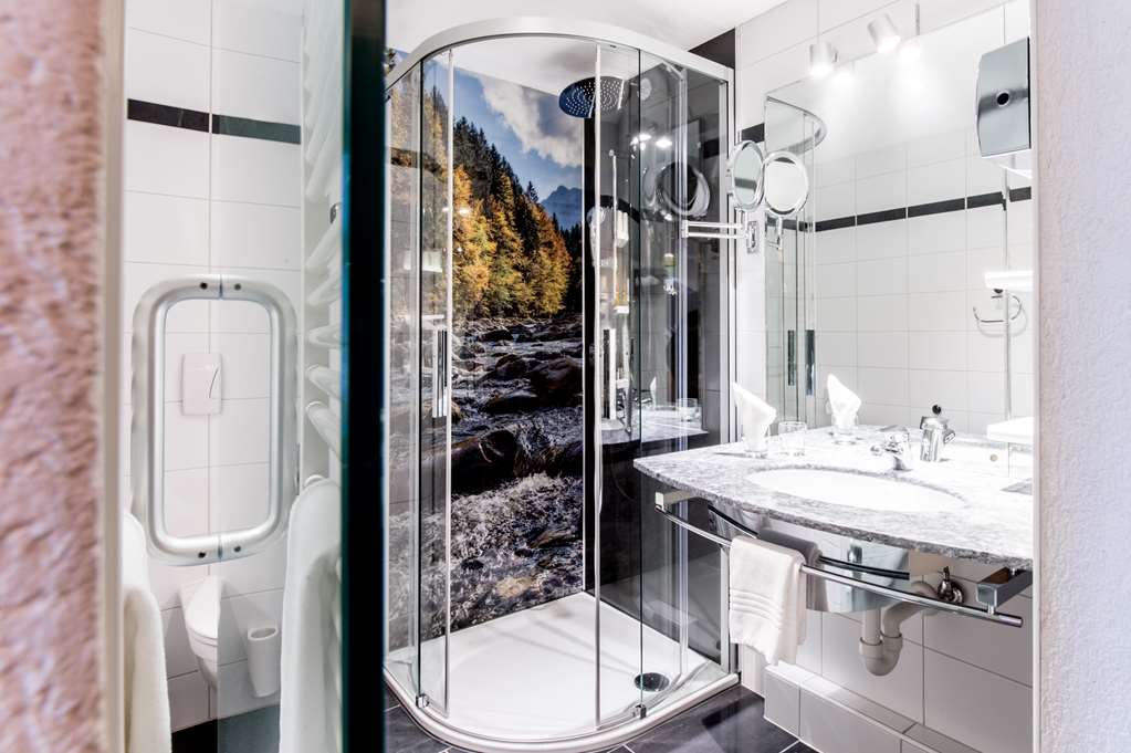 KEMMERIBODEN BAD SWISS QUALITY HOTE-guestroom-Guest Room,Bathroom,On-Site.jpg
