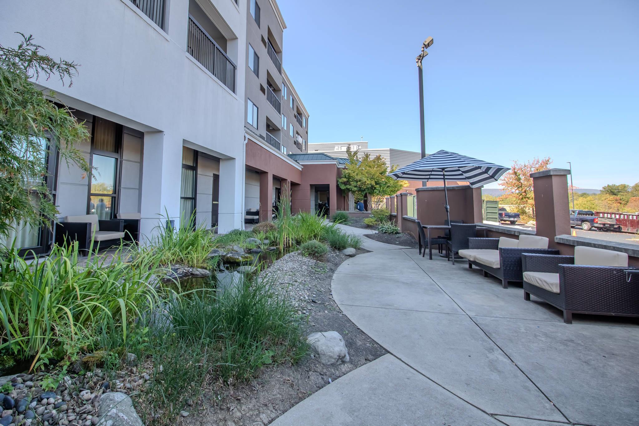 Hotel patio | Country Inn & Suites by Radisson, Convention Center
