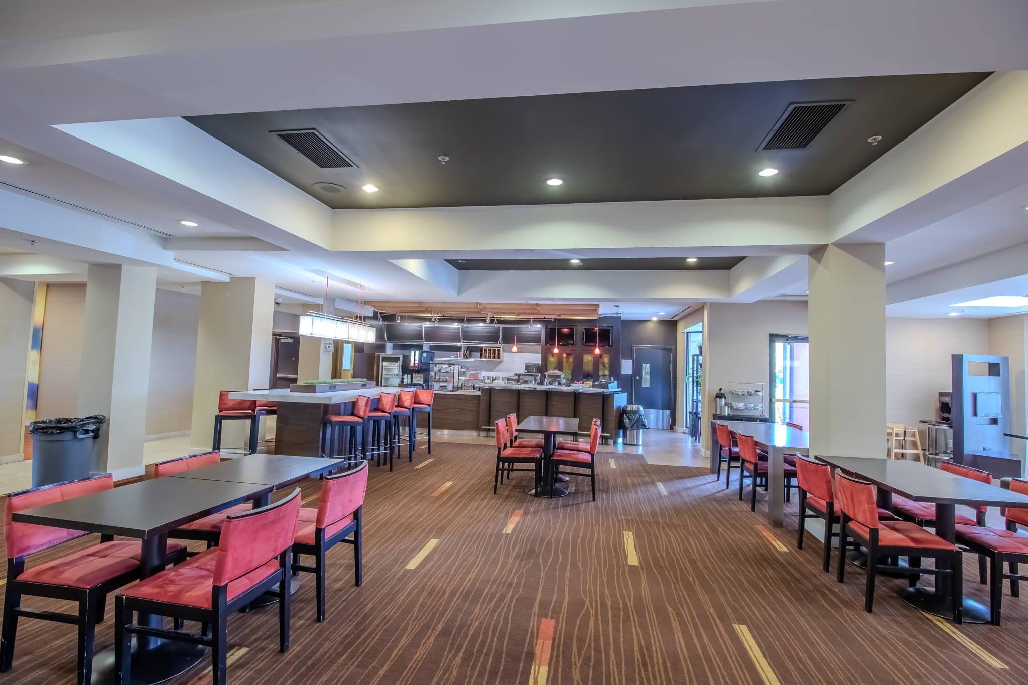 Breakfast area | Country Inn & Suites by Radisson, Convention Center