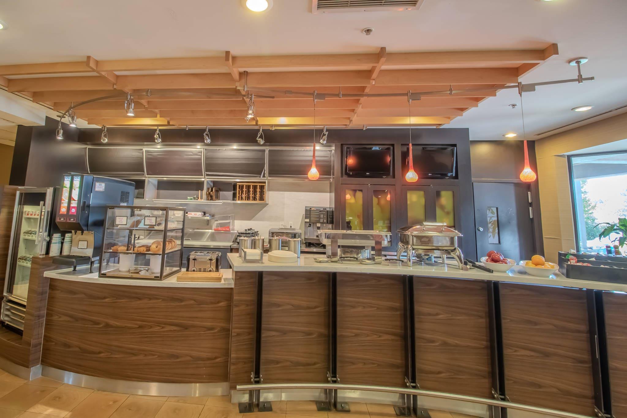Breakfast area | Country Inn & Suites by Radisson, Convention Center