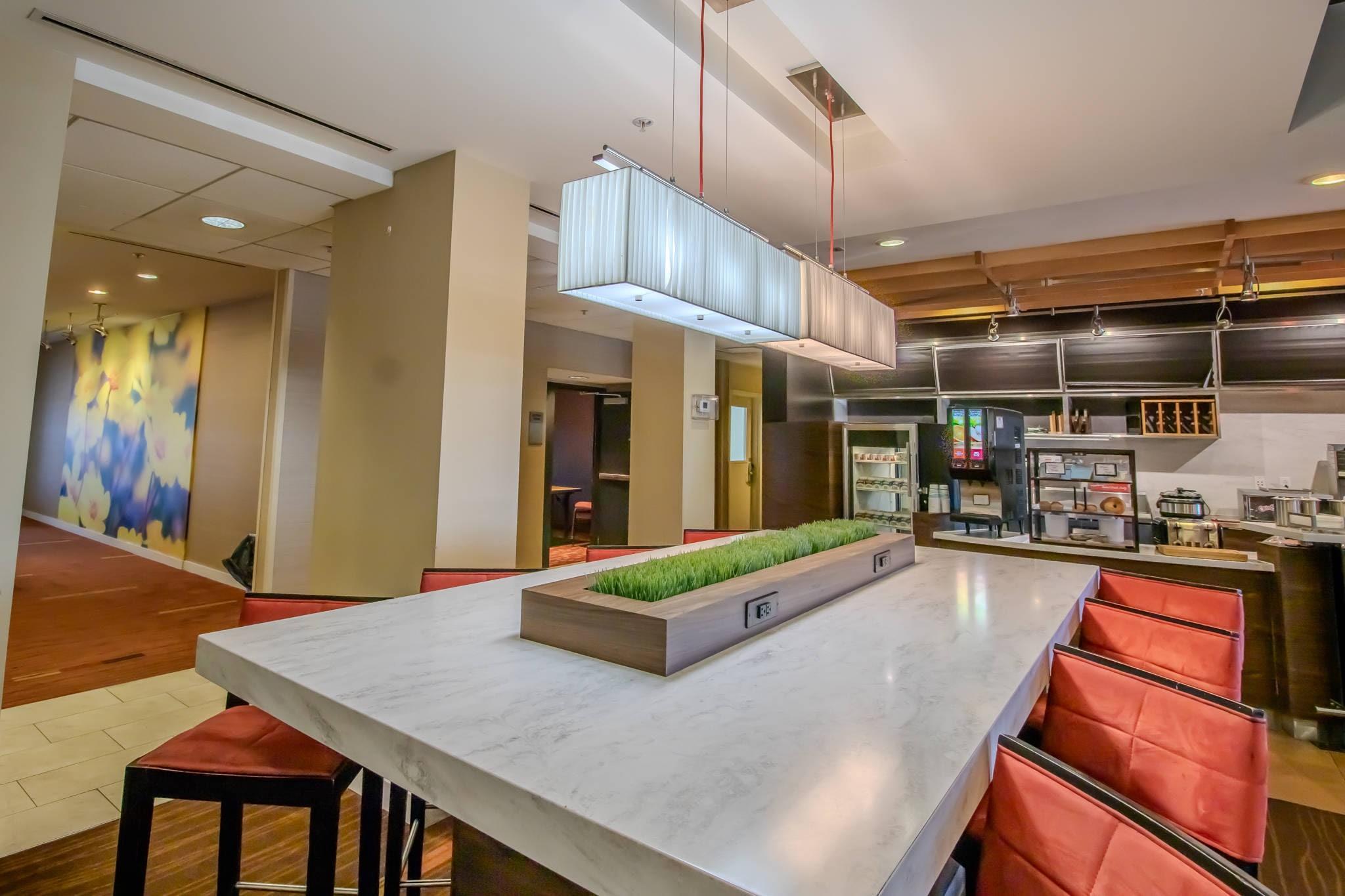 Breakfast area | Country Inn & Suites by Radisson, Convention Center