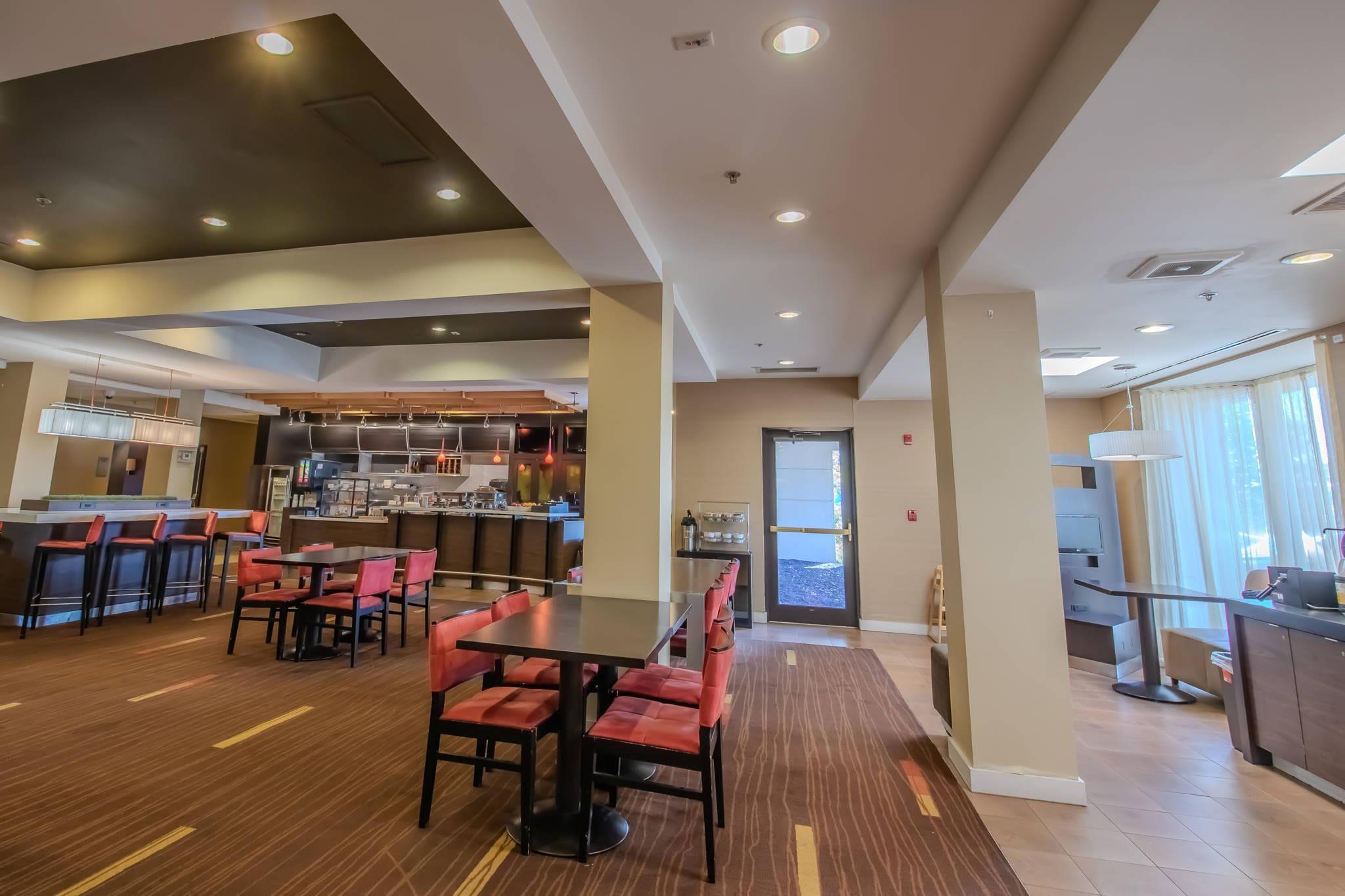 Breakfast area | Country Inn & Suites by Radisson, Convention Center