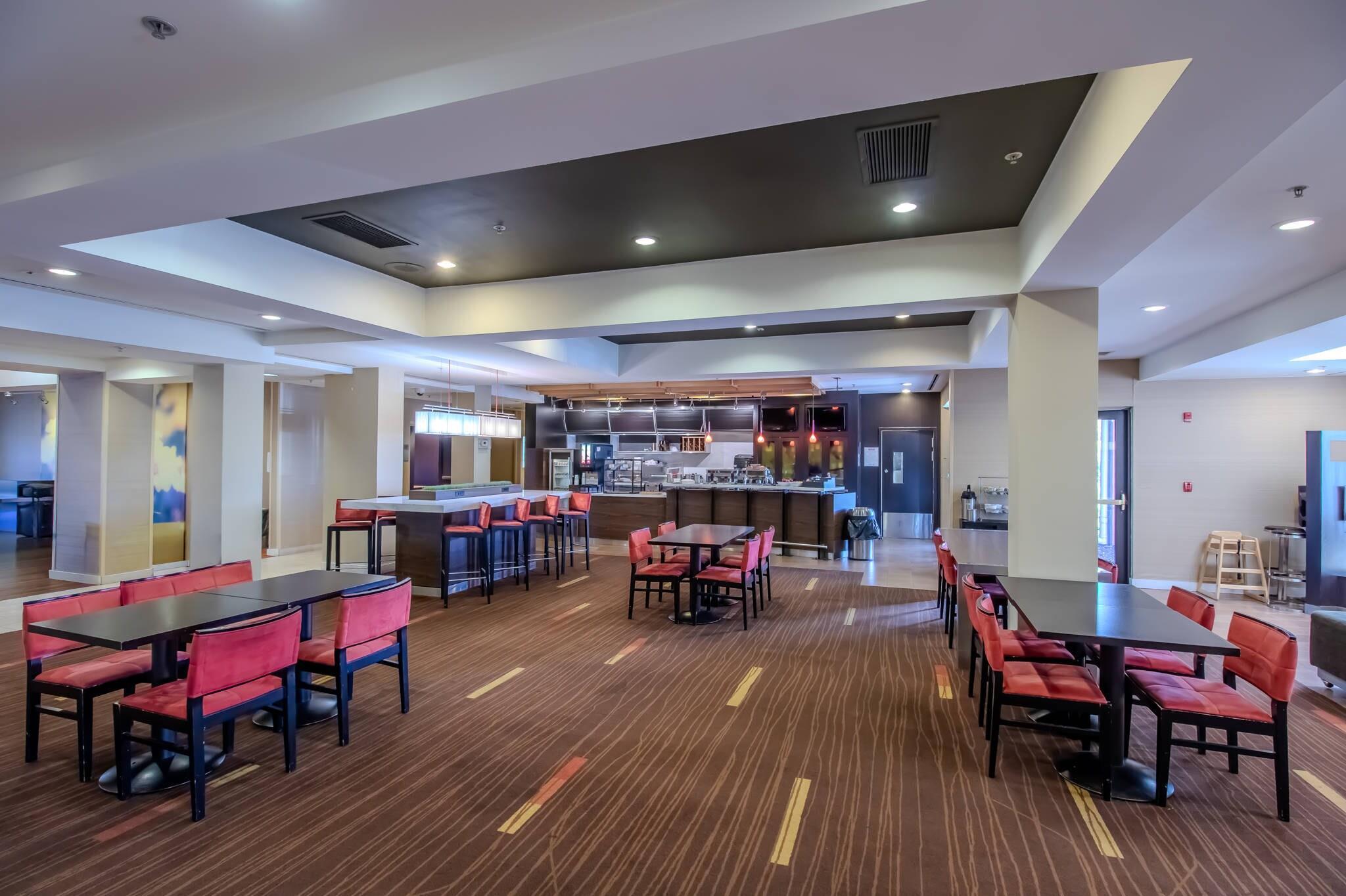 Breakfast area | Country Inn & Suites by Radisson, Convention Center