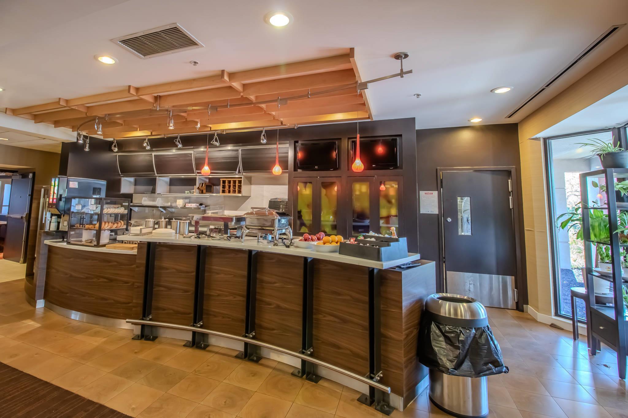 Breakfast area | Country Inn & Suites by Radisson, Convention Center