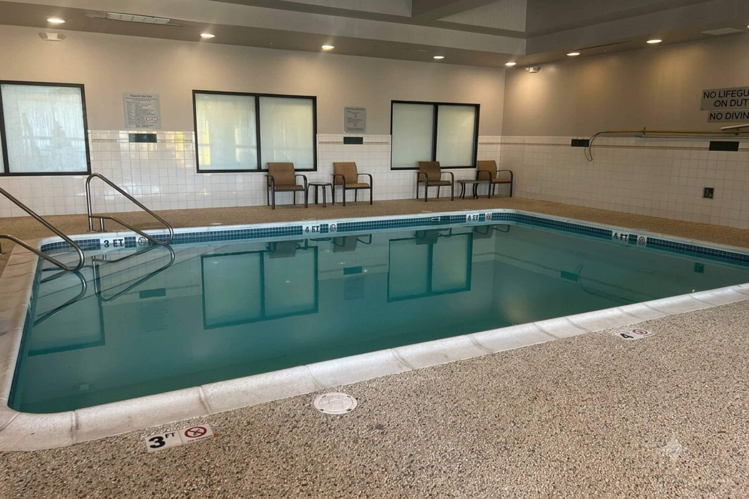 Indoor pool | Country Inn & Suites by Radisson, Convention Center