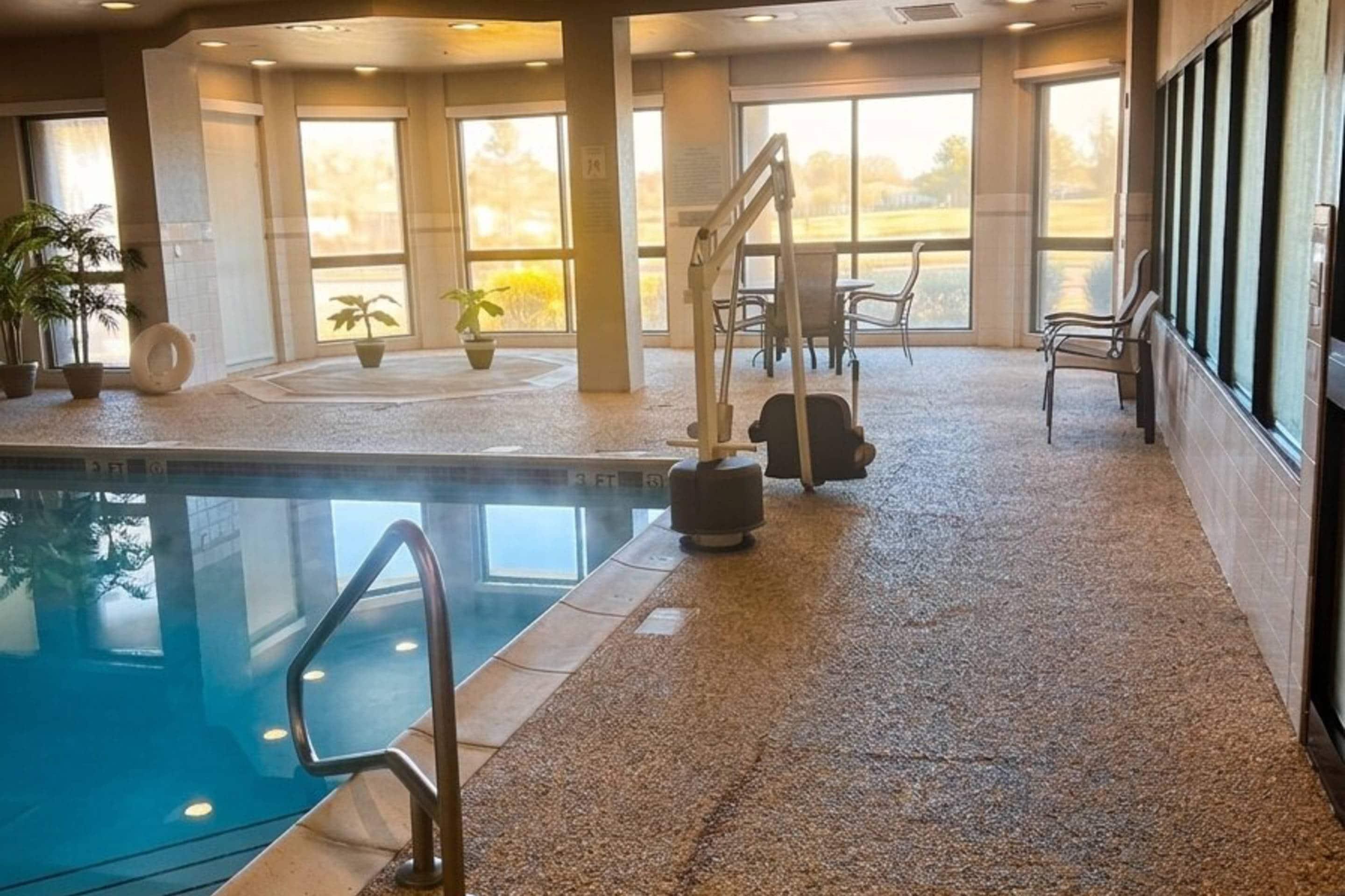 Indoor pool | Country Inn & Suites by Radisson, Convention Center