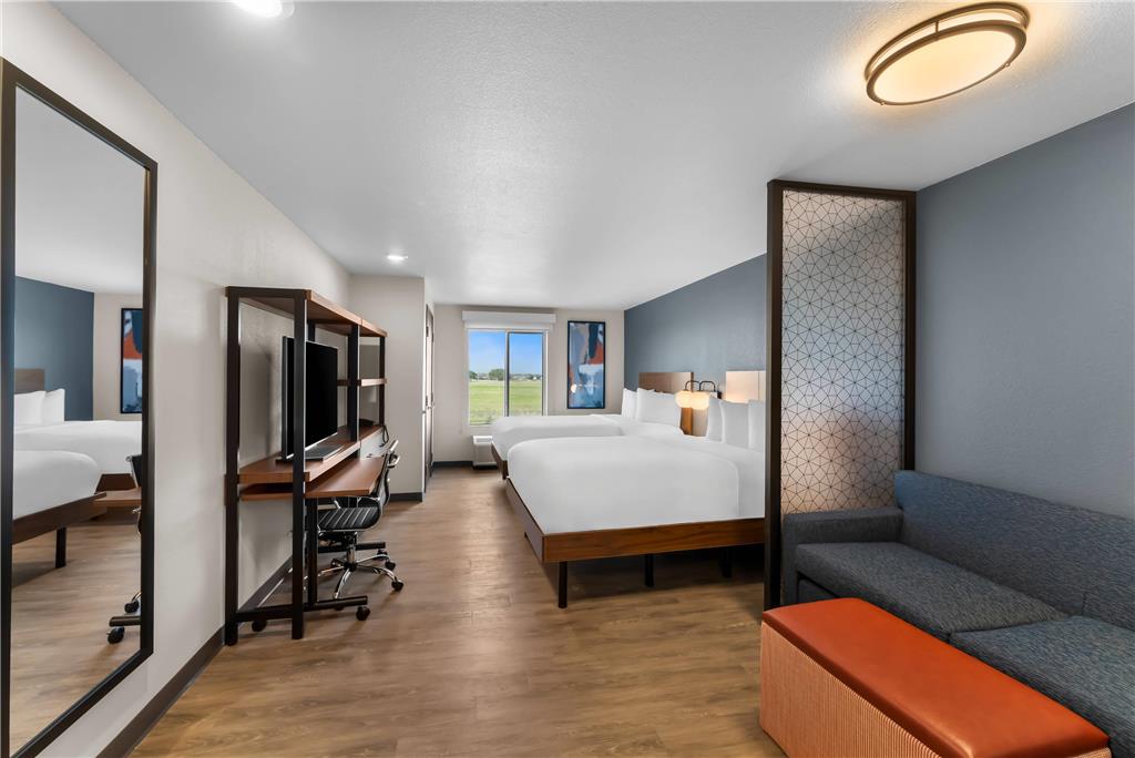 EVERHOME SUITES BASTROP-guestroom-Guest Room,Suite,On-Site.jpg