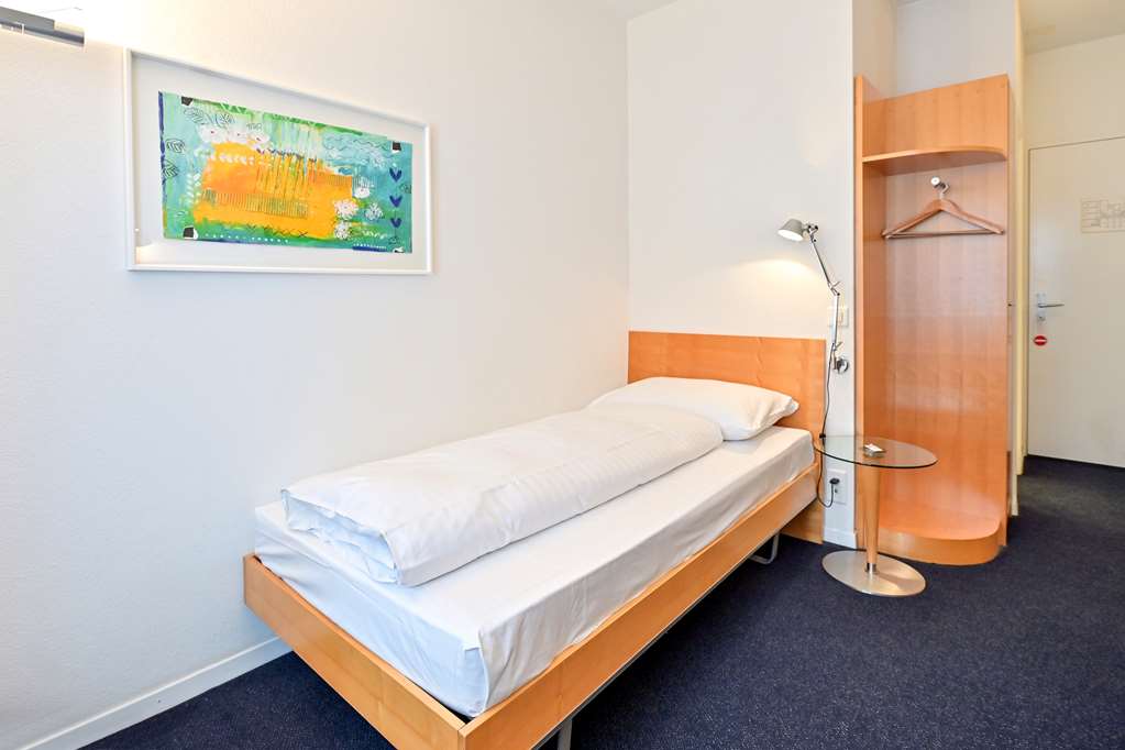 ZOFINGEN SWISS QUALITY HOTEL-guestroom-Guest Room,On-Site.jpg