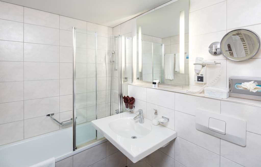 SEEMOEWE SWISS QUALITY HOTEL-guestroom-Guest Room,Bathroom,On-Site.jpg