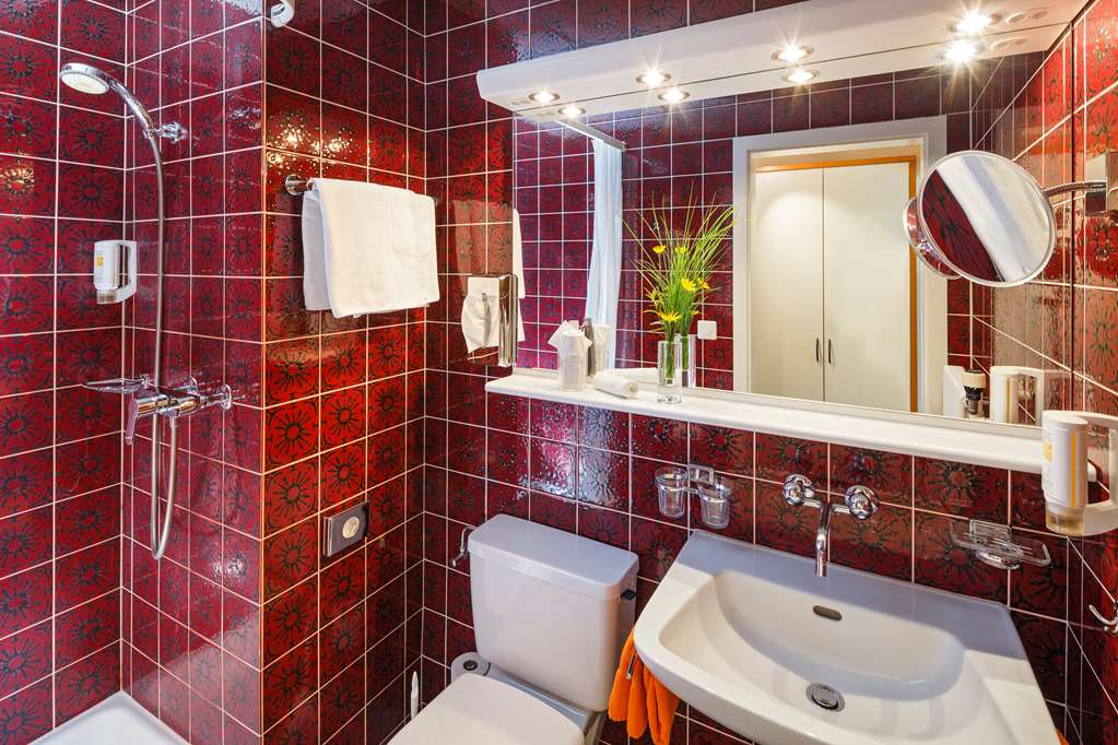 STELLA SWISS QUALITY HOTEL-guestroom-Guest Room,Bathroom,On-Site.jpg