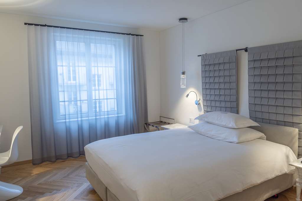 CASPAR SWISS QUALITY HOTEL-guestroom-Guest Room,On-Site.jpg
