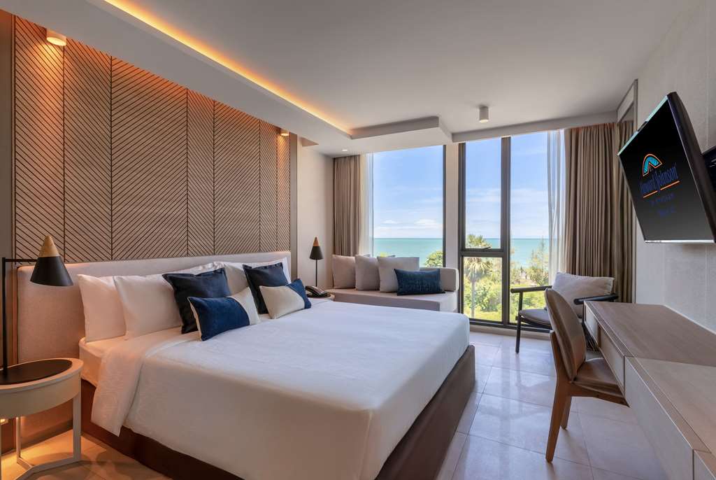 Howard Johnson by Wyndham Pattaya JC Room Type - Superior King Room with Ocean View - Non-Smoking