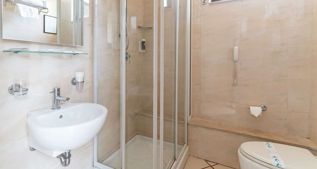Hotel Principe d'Aragona, Sure Hotel Collection by BW-guestroom-Guest Room,Bathroom,On-Site.jpg