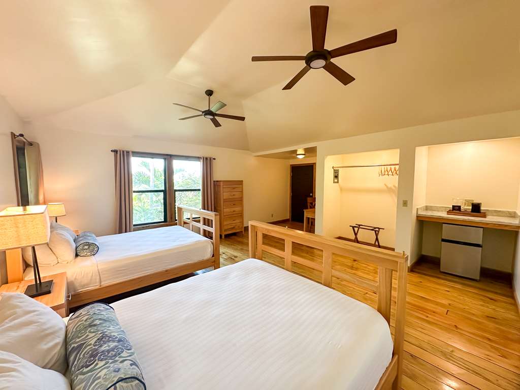 ANTHONYS KEY RESORT-guestroom-Guest Room,On-Site.jpg