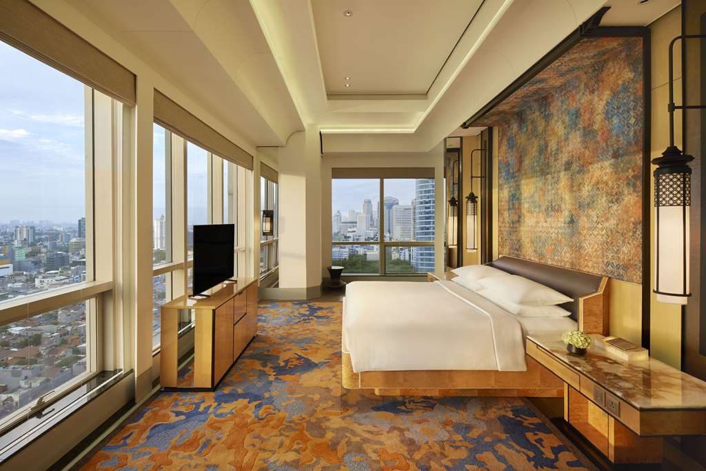 KERATON AT THE PLAZA-guestroom-Guest Room,Suite,On-Site.jpg
