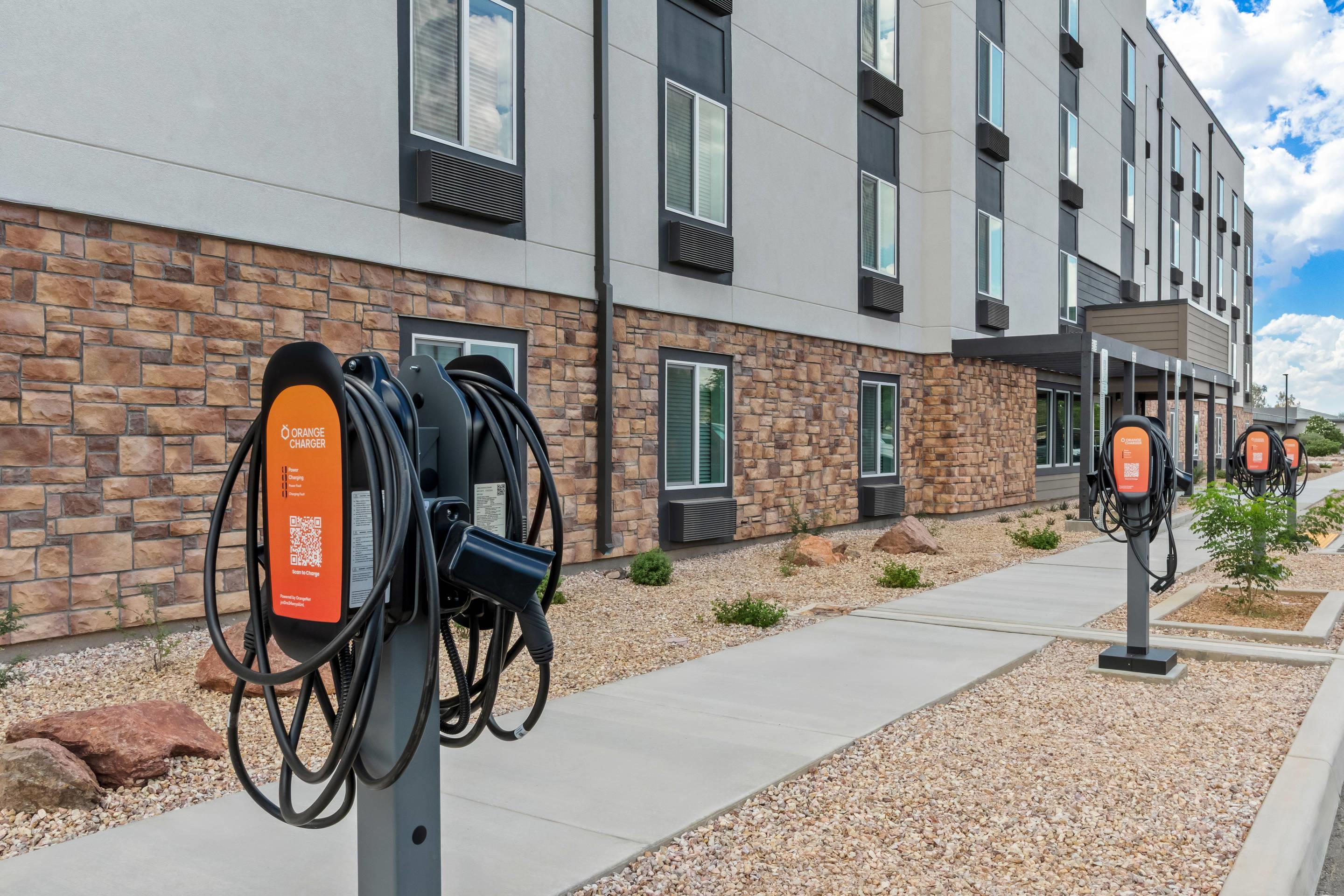 Electric vehicle charging station