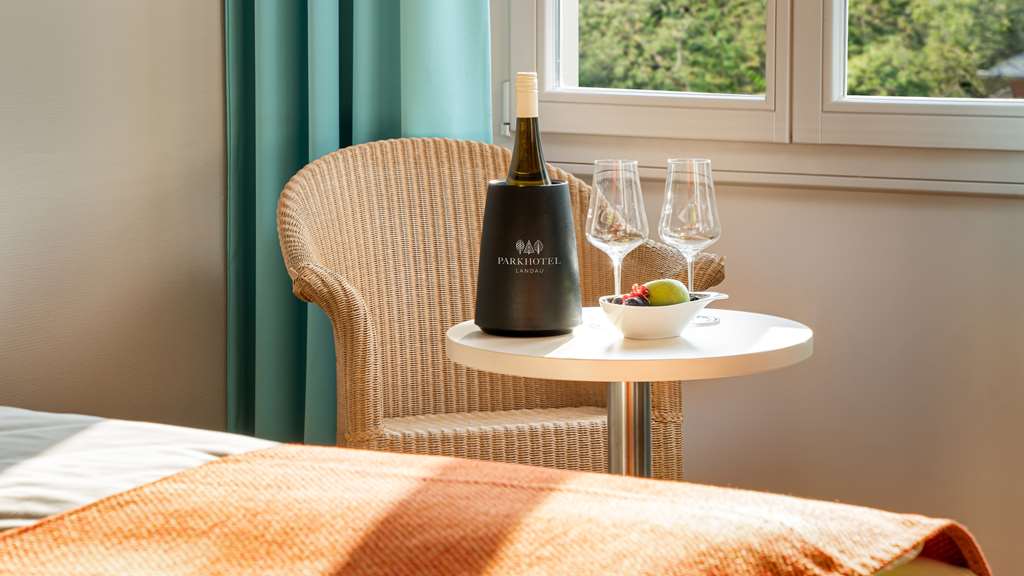 Parkhotel Landau-guestroom-Guest Room,On-Site.jpg