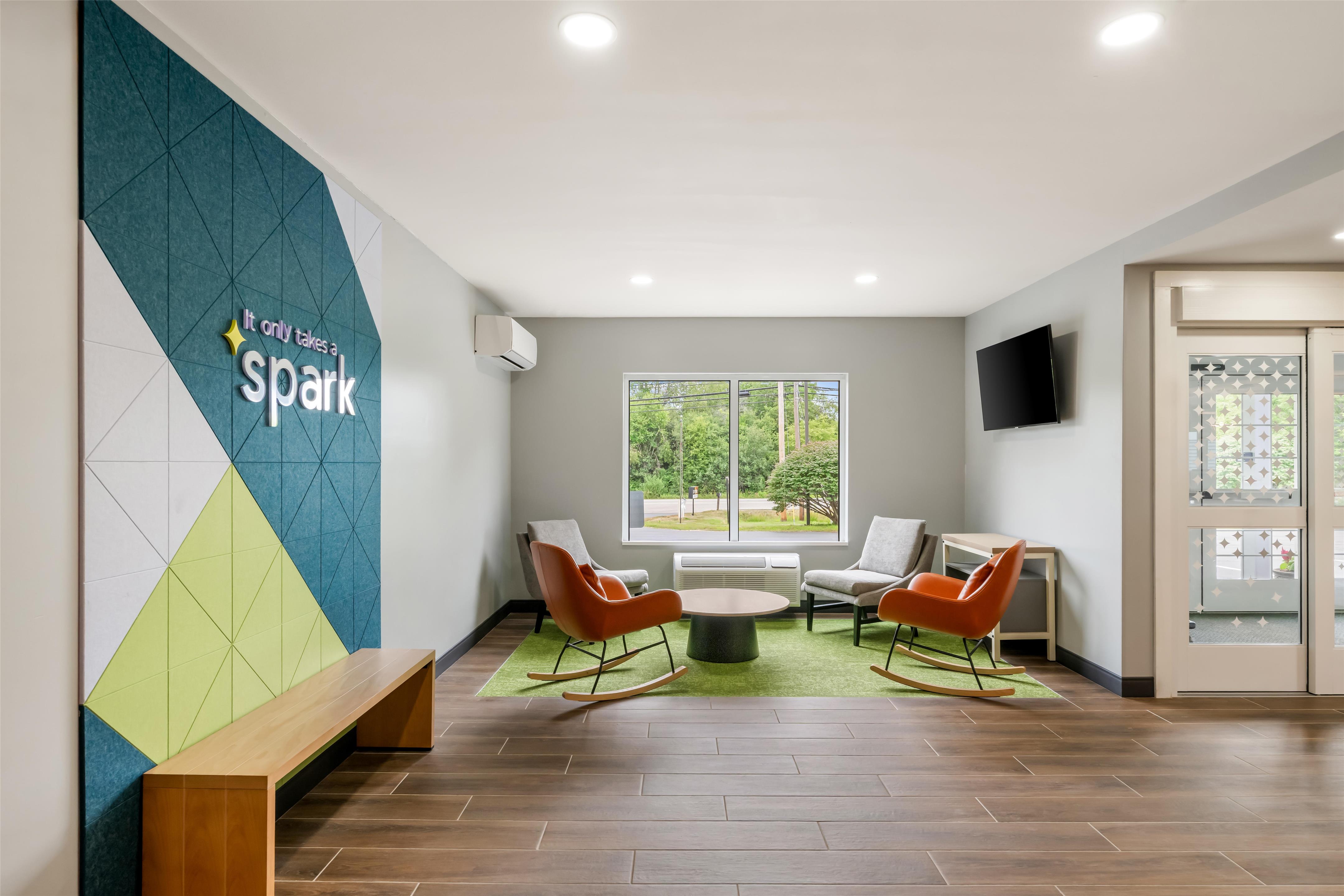 Lobby | Spark by Hilton Freeport