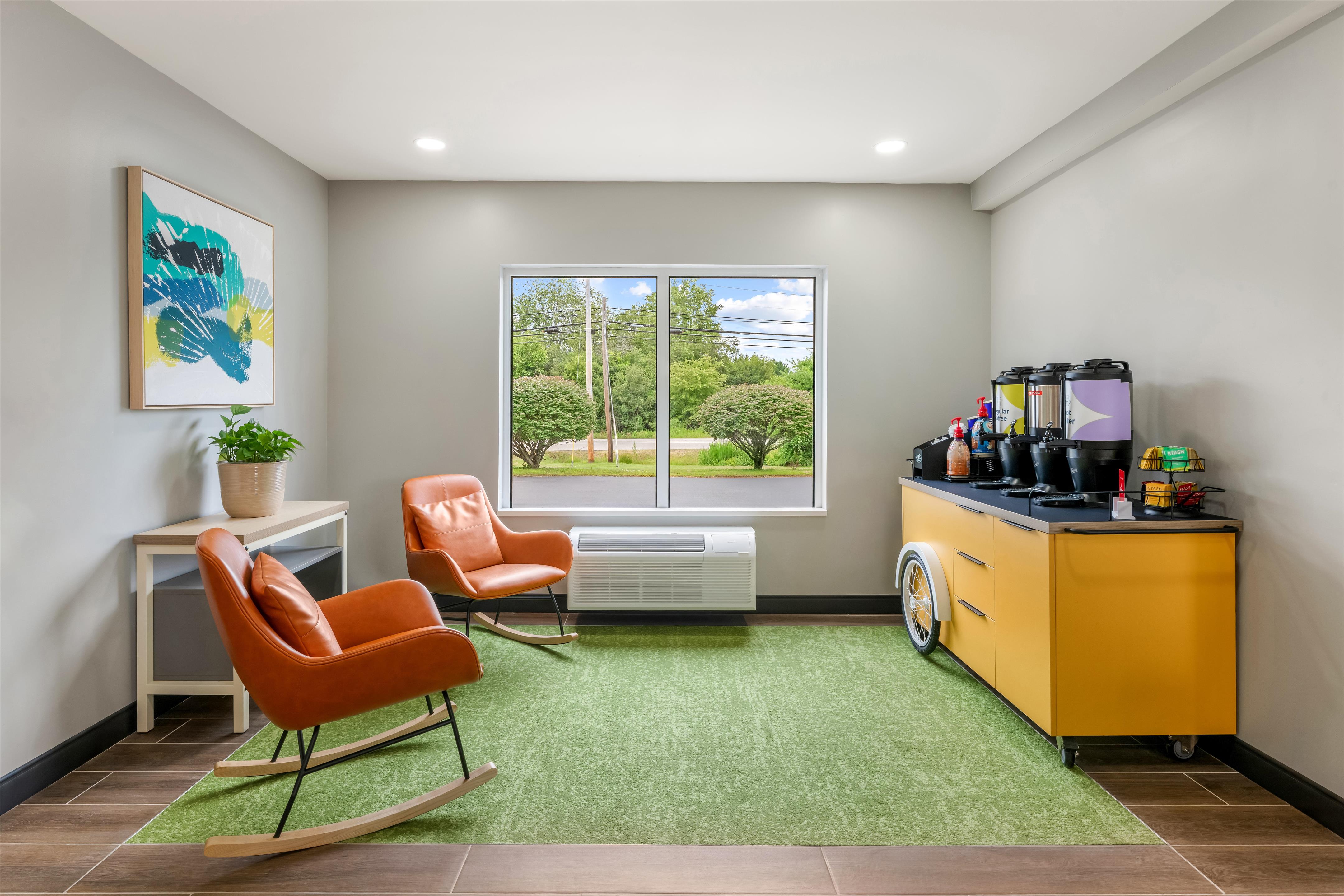 Lobby | Spark by Hilton Freeport