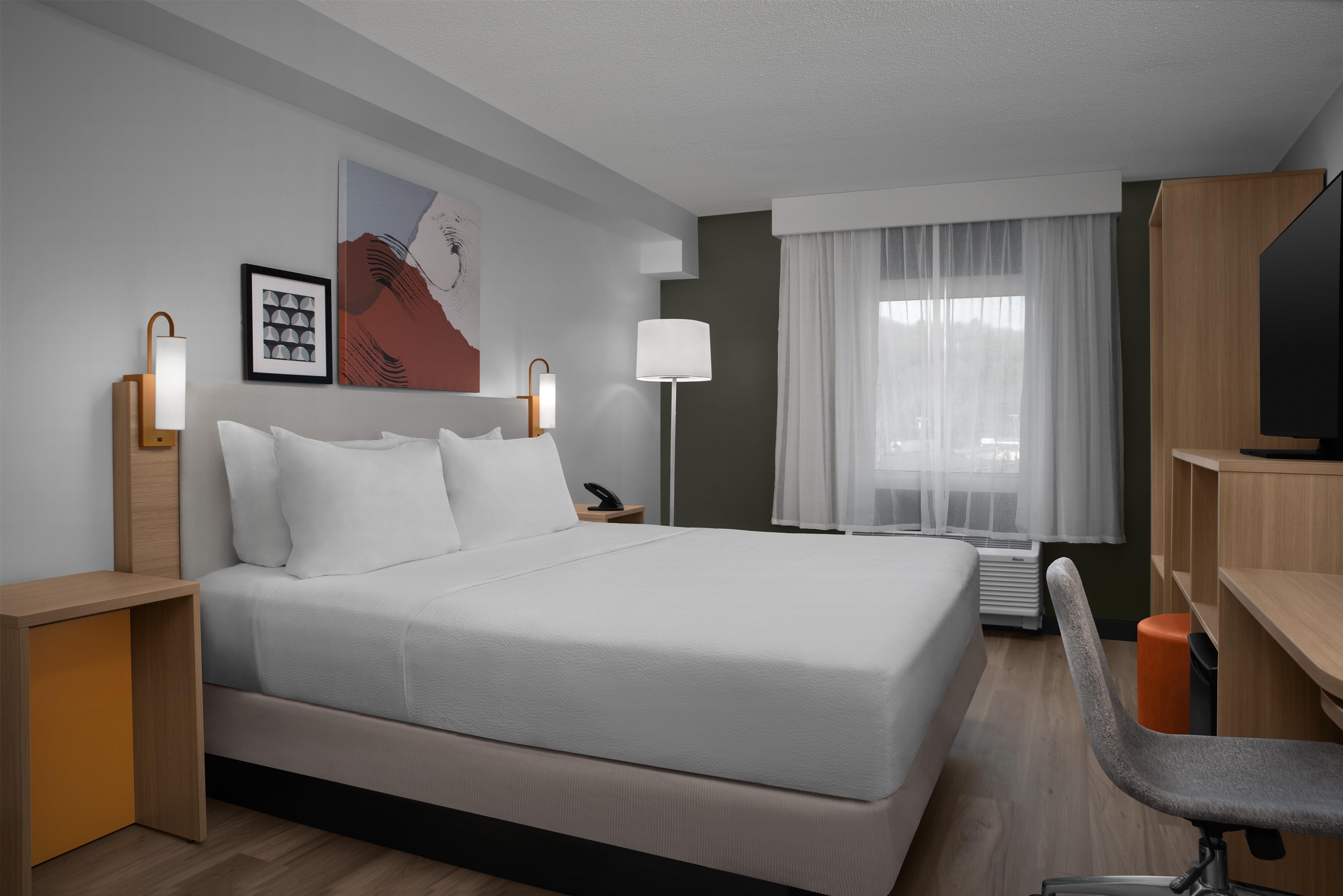 Spark by Hilton Northborough Room Type - 1 KING BED
