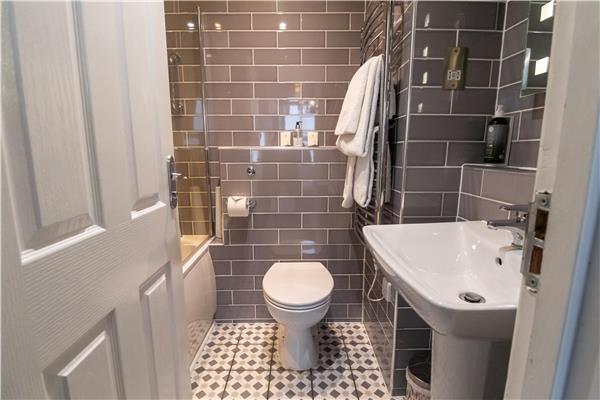 Guest Room,Bathroom,On-Site