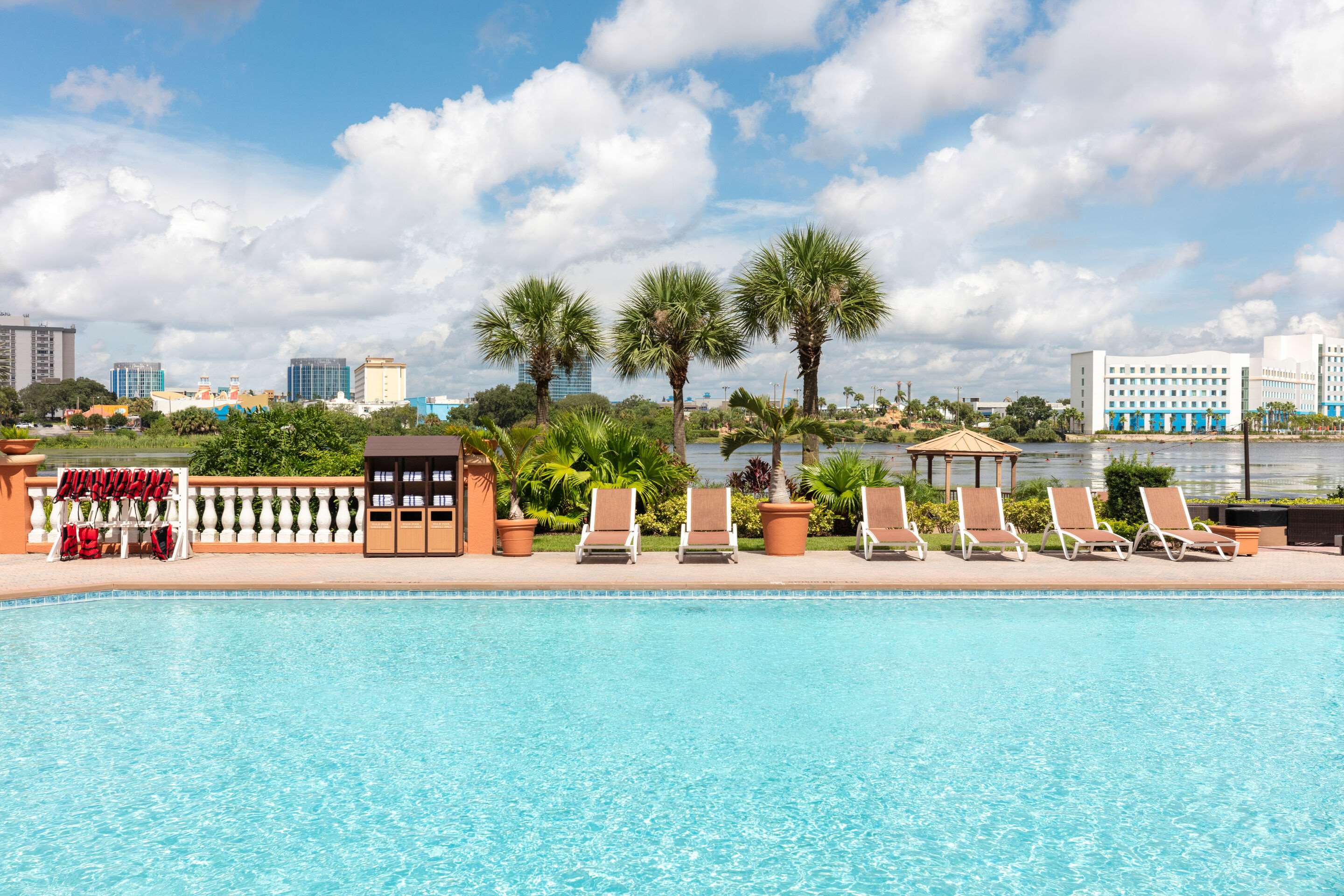 Outdoor pool | Westgate Palace Hotel / Universal / I-Drive