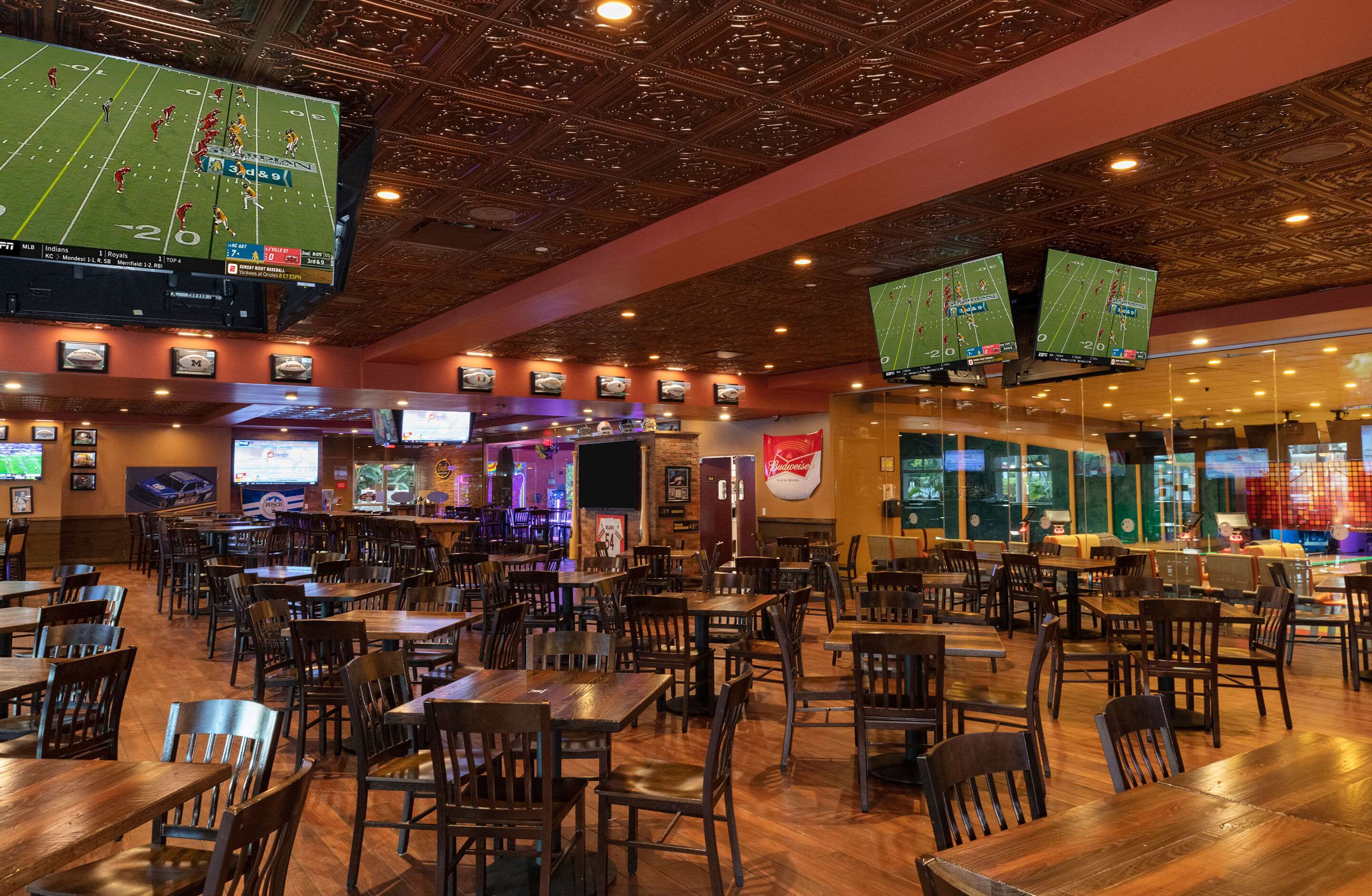 Draft's Sports Bar & Grill | Westgate Lakes Resort & Spa