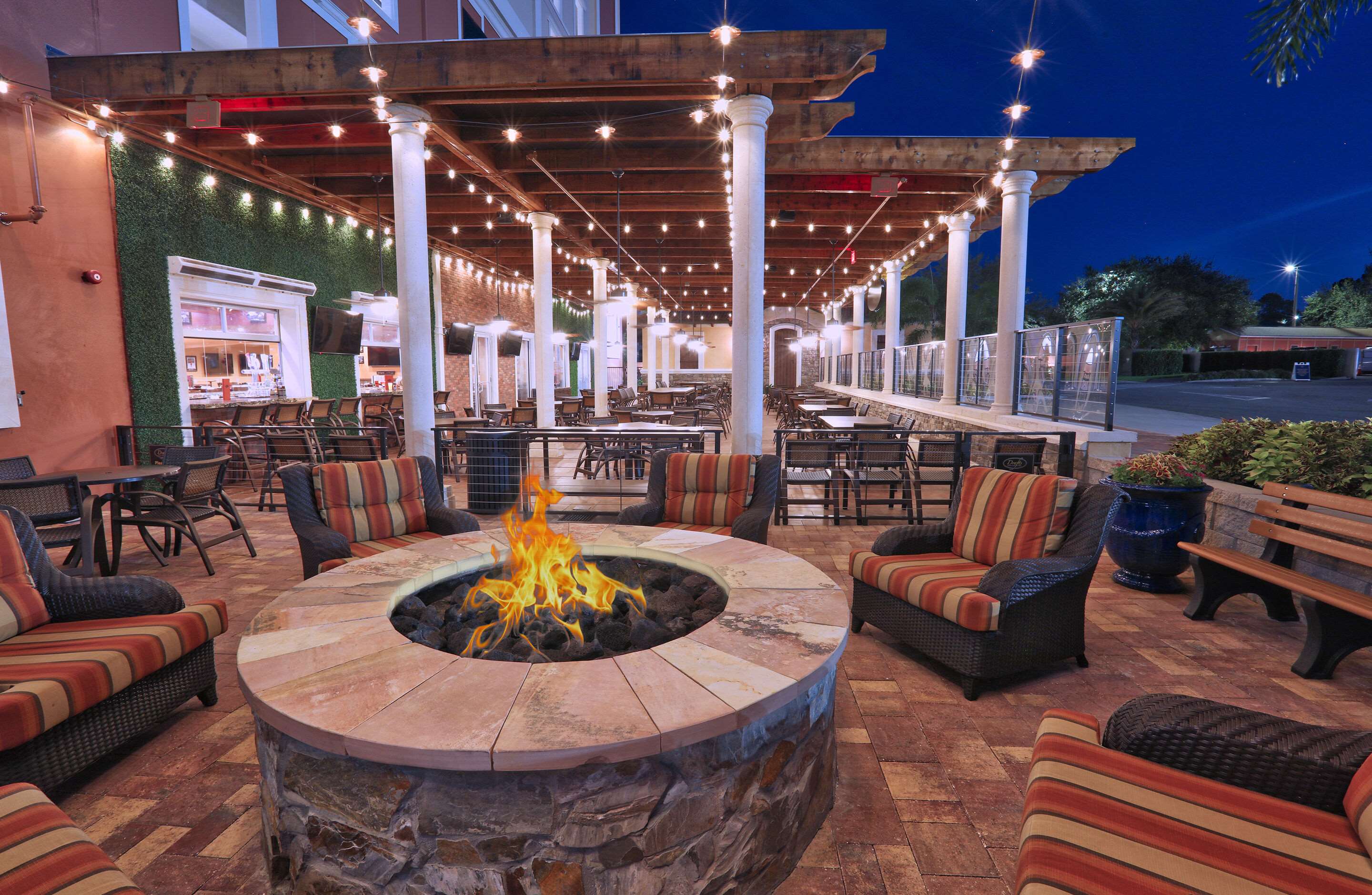 Draft's Sports Bar & Grill | Westgate Lakes Resort & Spa