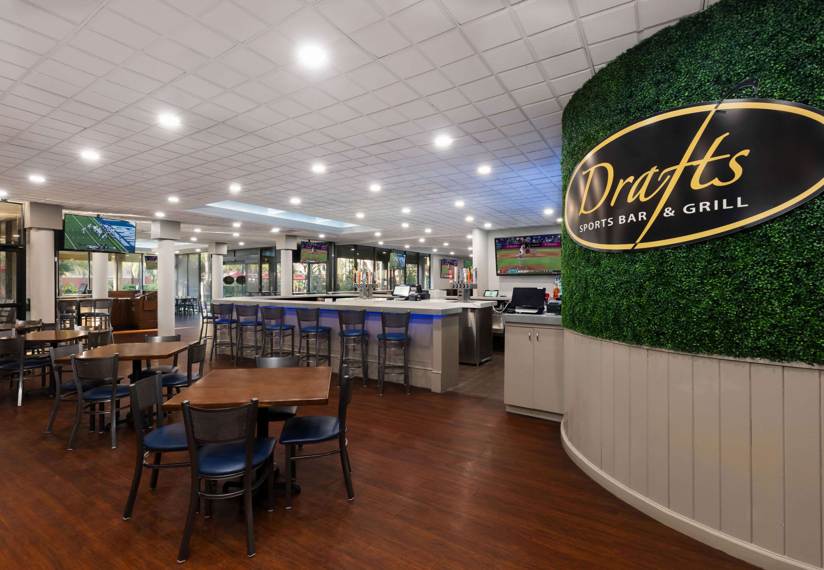 Draft's Sports Bar & Grill | Westgate Town Center Resort & Spa