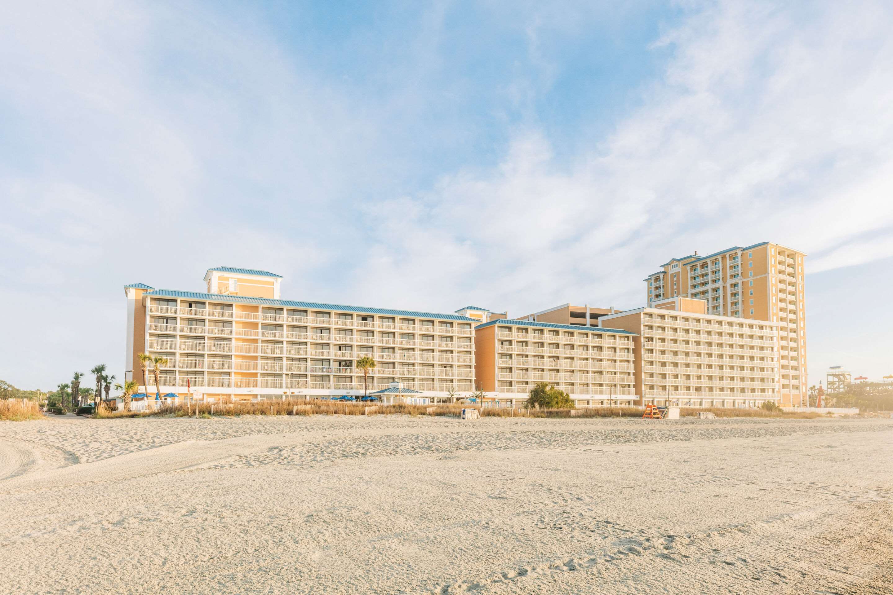 Hotel exterior | Sandy Beach Oceanfront Resort