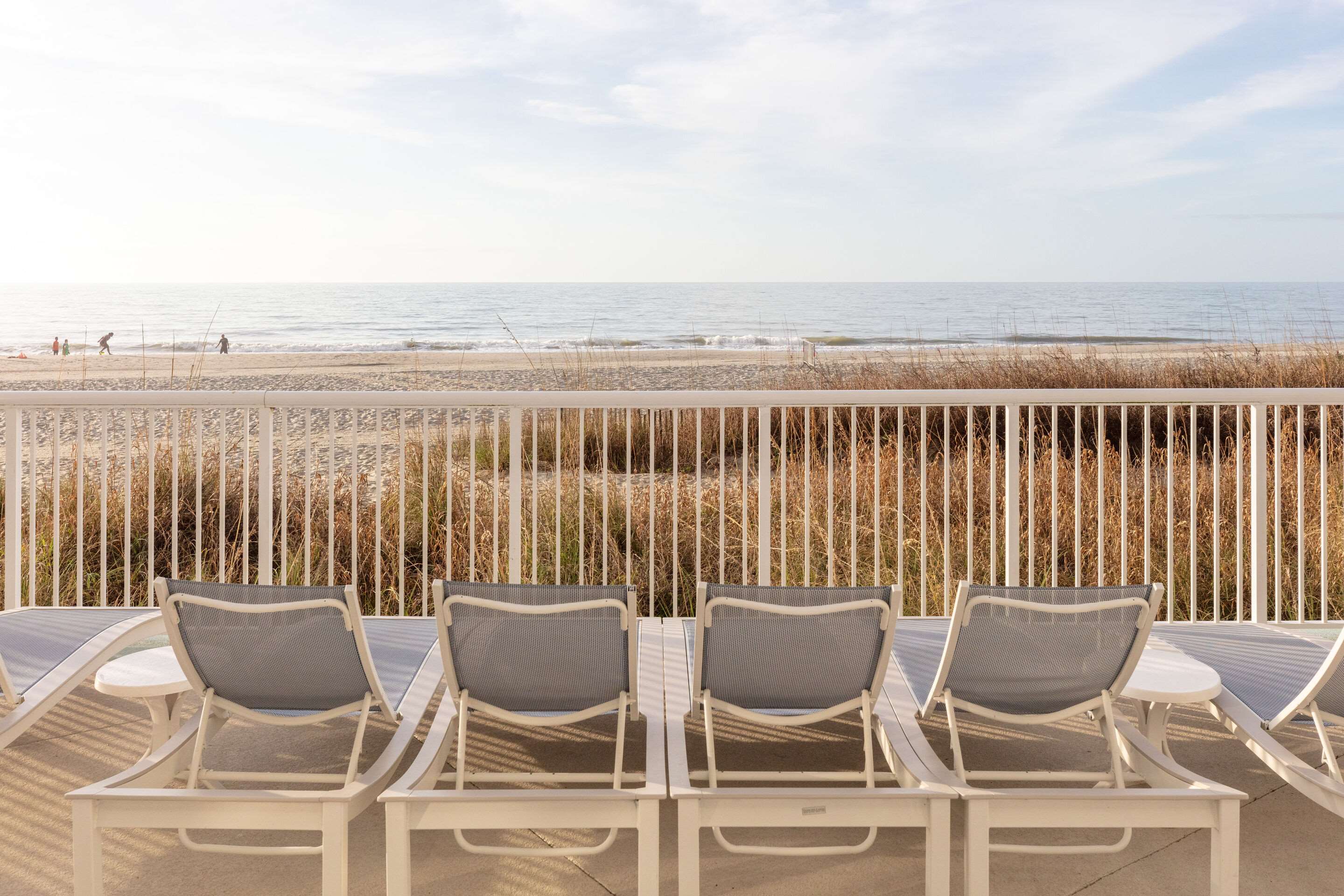 Hotel patio | Sandy Beach Oceanfront Resort