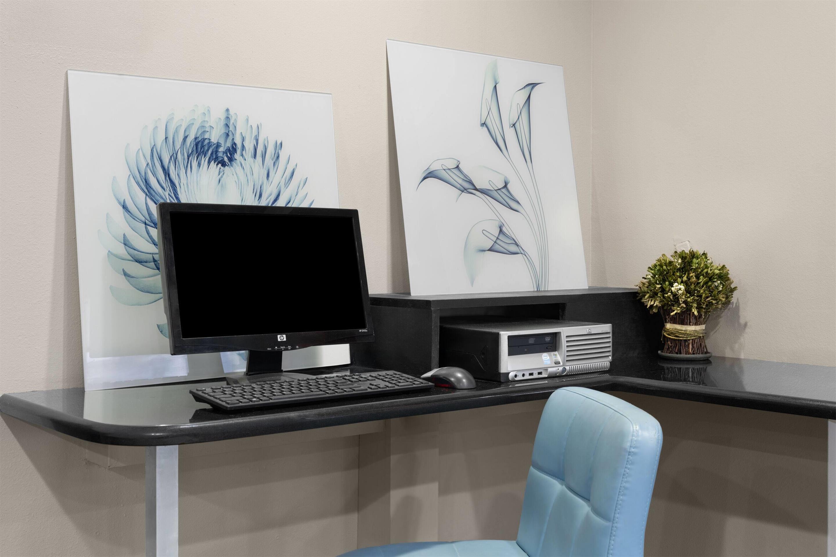 Business Center | Ramada by Wyndham Cedar Rapids South