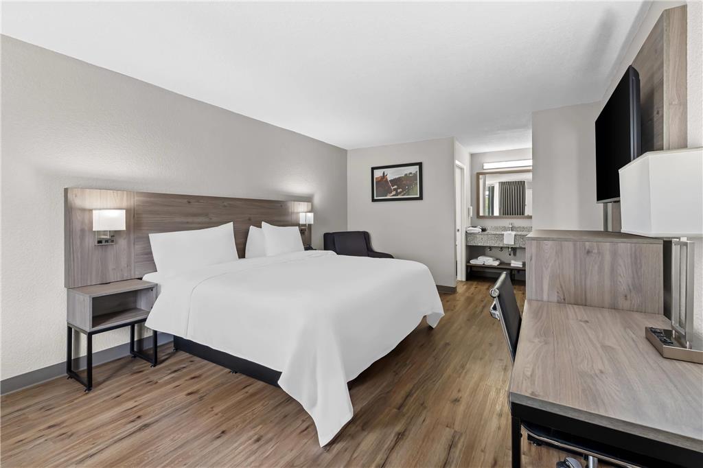 QUALITY INN AND SUITES OCALA I-75-guestroom-Guest Room,On-Site.jpg