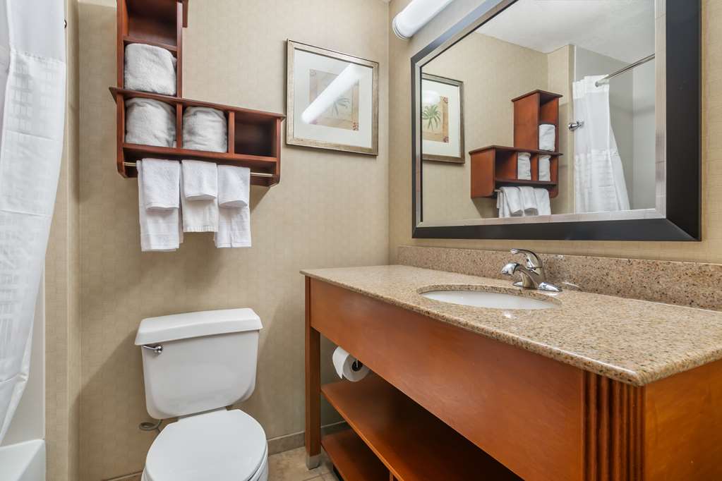 Best Western St. Louis Fairview Heights-guestroom-Guest Room,Bathroom,Suite,On-Site.jpg