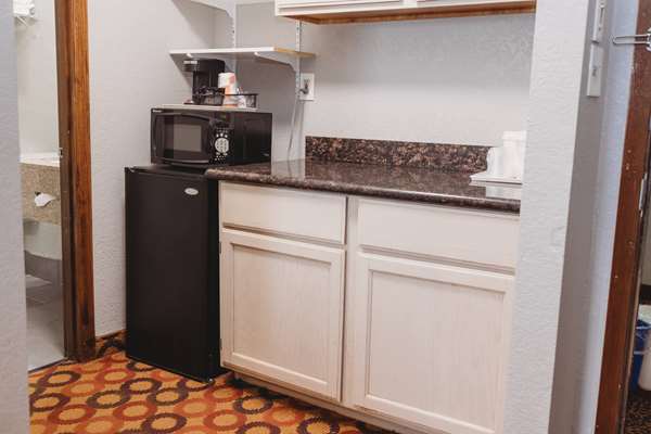 2 King Beds, 1-Bedroom, Suite, Non-Smoking