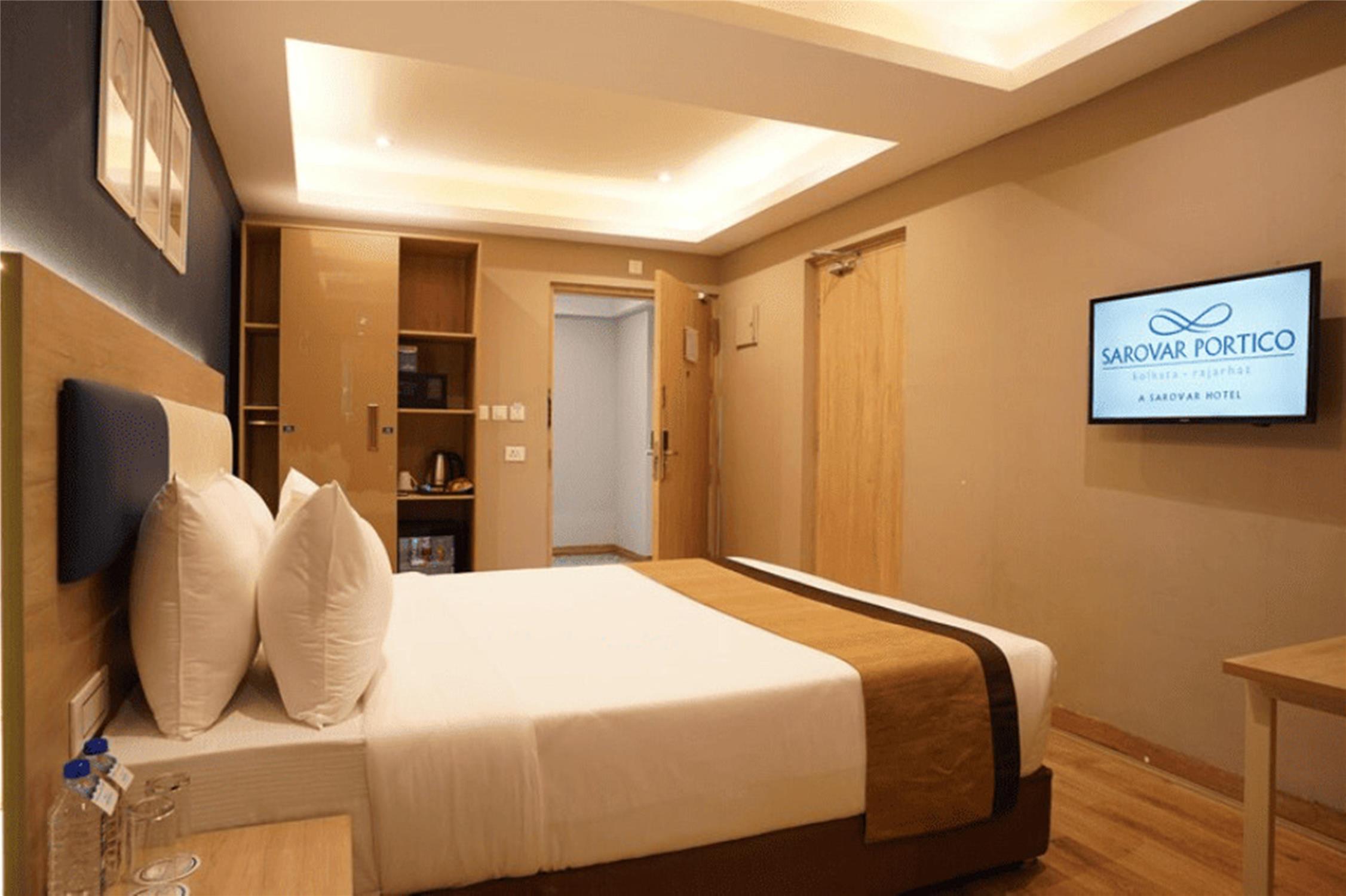 EXECUTIVE ROOM QUEEN BED Sarovar Portico Kolkatta