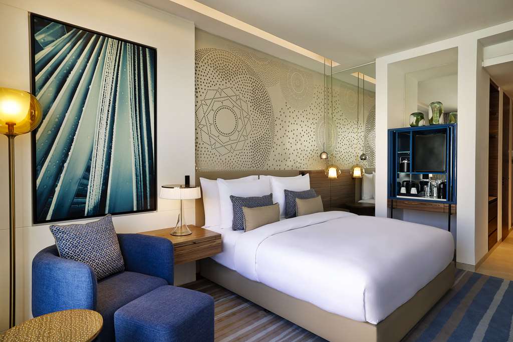 Tumbi Hotel Dubai The Palm, Tapestry Collection by Hilton - Tap to explore photos