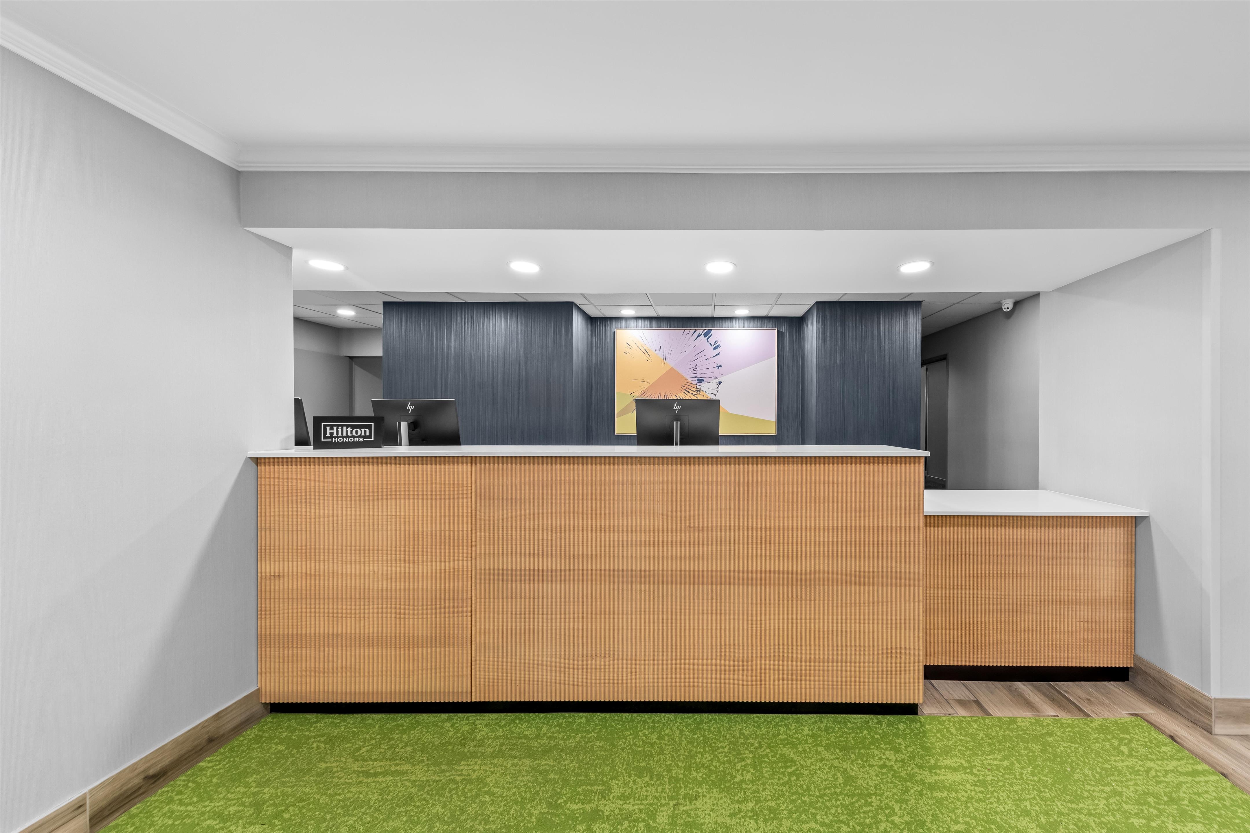 Reception | Hilton Cincinnati Airport