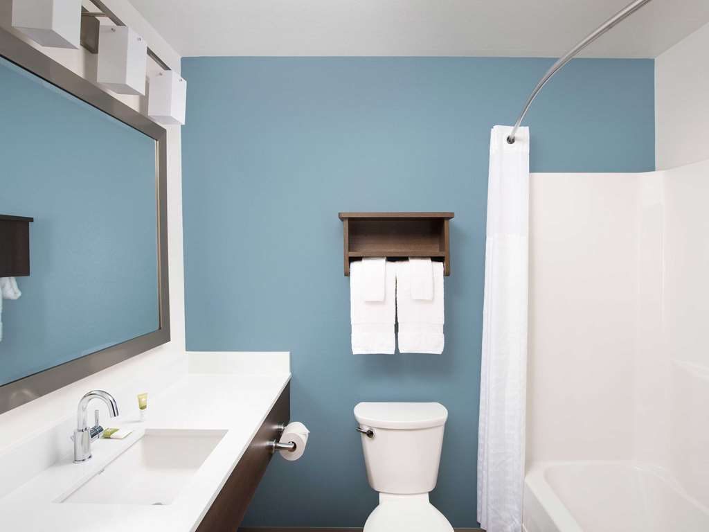 WOODSPRING SUITES BUFORD NEAR MALL-guestroom-Guest Room,Bathroom,On-Site.jpg