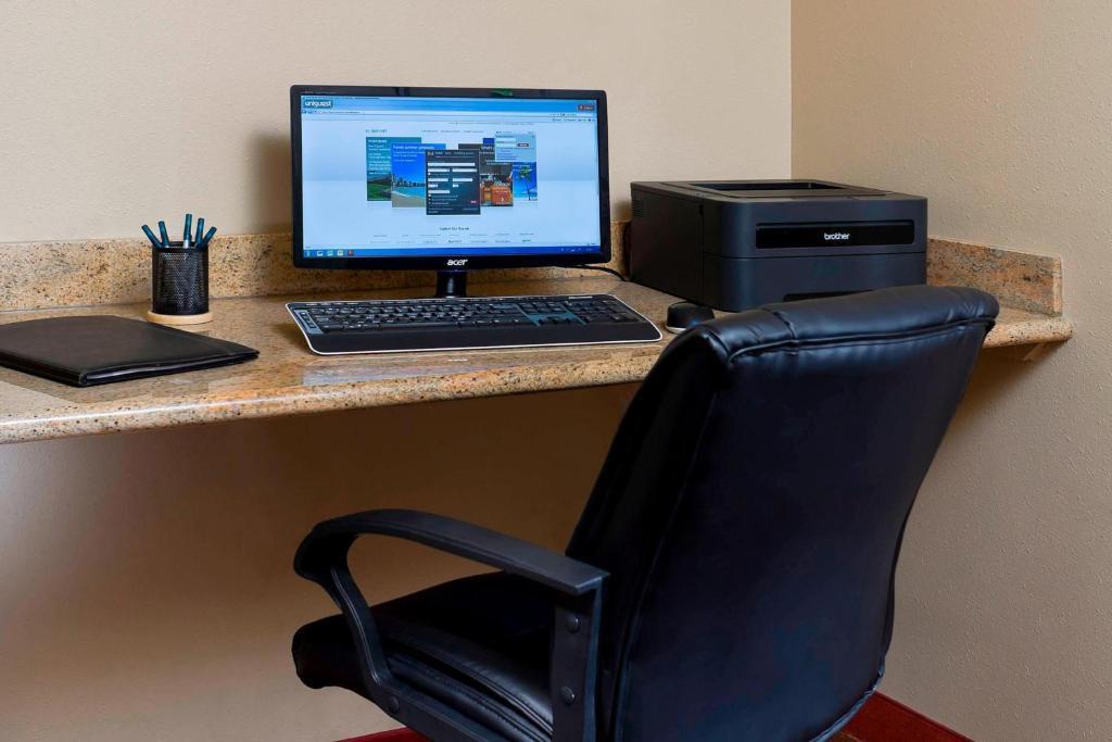SIM Brookhollow Business Center | TownePlace Suites Houston Brookhollow