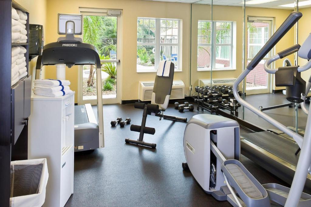 SIM Brookhollow Fitness Center | TownePlace Suites Houston Brookhollow