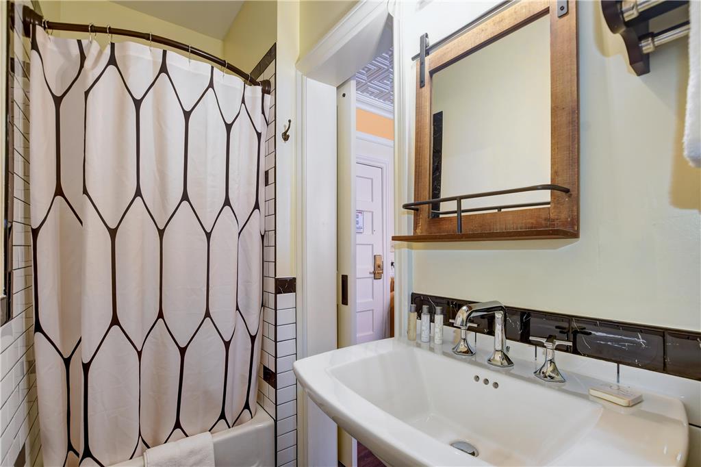 Hotel St. Michael, BW Premier Collection-guestroom-Guest Room,Bathroom,On-Site.jpg
