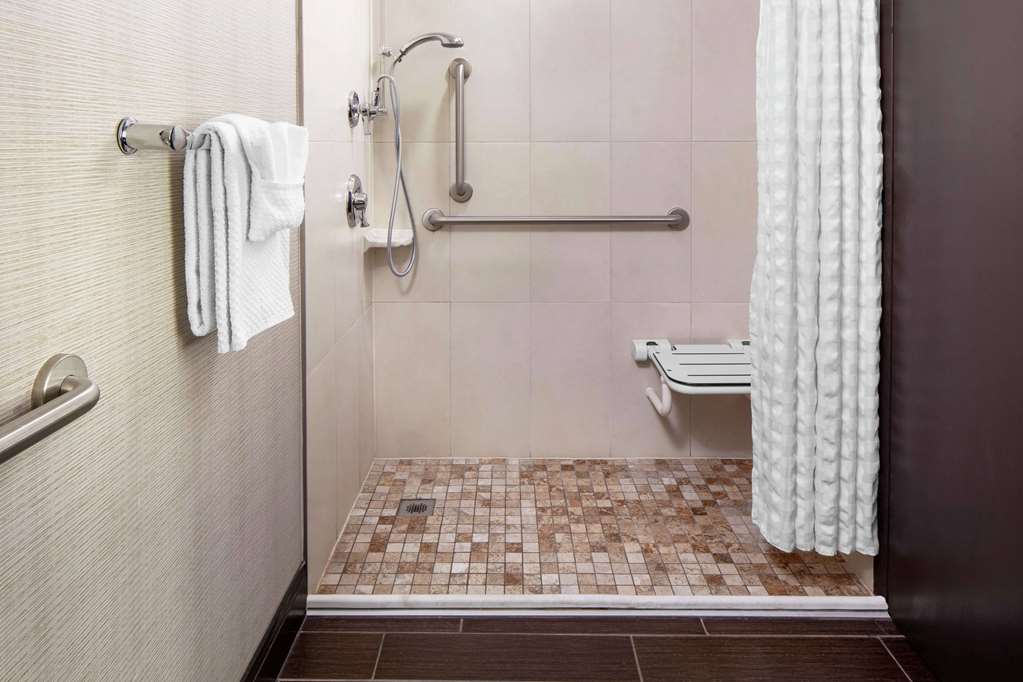 WYNDHAM GARDEN WESTLAKE-guestroom-Guest Room,Bathroom,Shower,Accessibility,On-Site.jpg