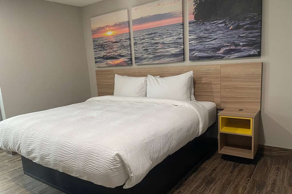 DAYS INN BY WYNDHAM SULPHUR SPRINGS-guestroom-Guest Room,On-Site.jpg