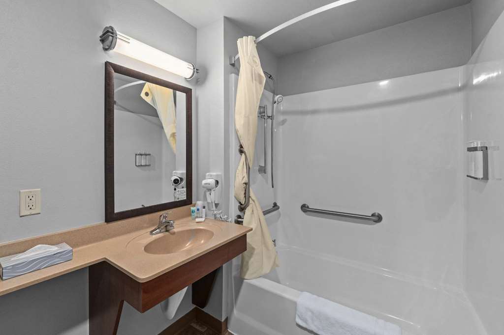 MAINSTAY SUITES SPOKANE VALLEY-guestroom-Guest Room,Bathroom,On-Site.jpg