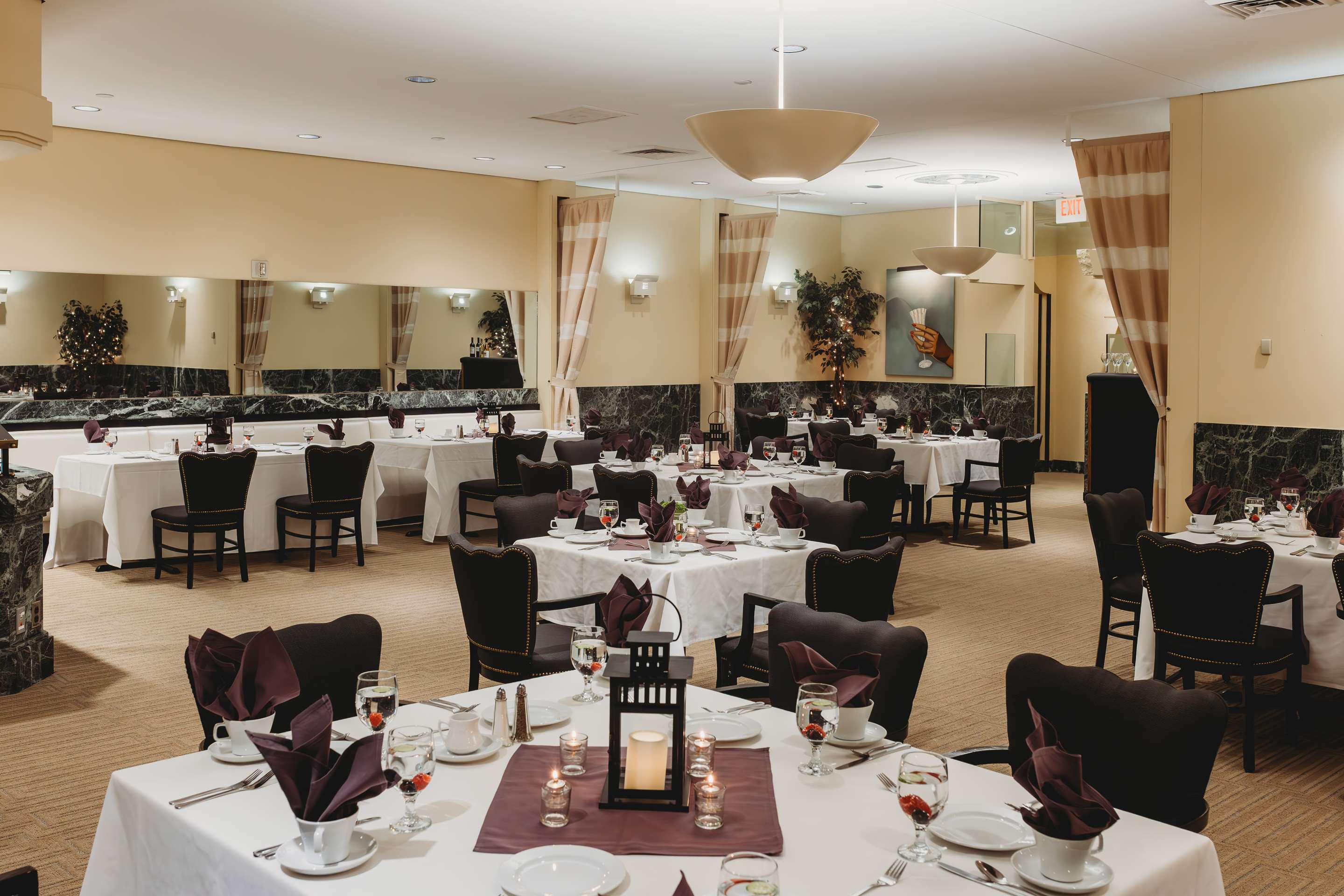 The West End Room | Somerset Inn Troy