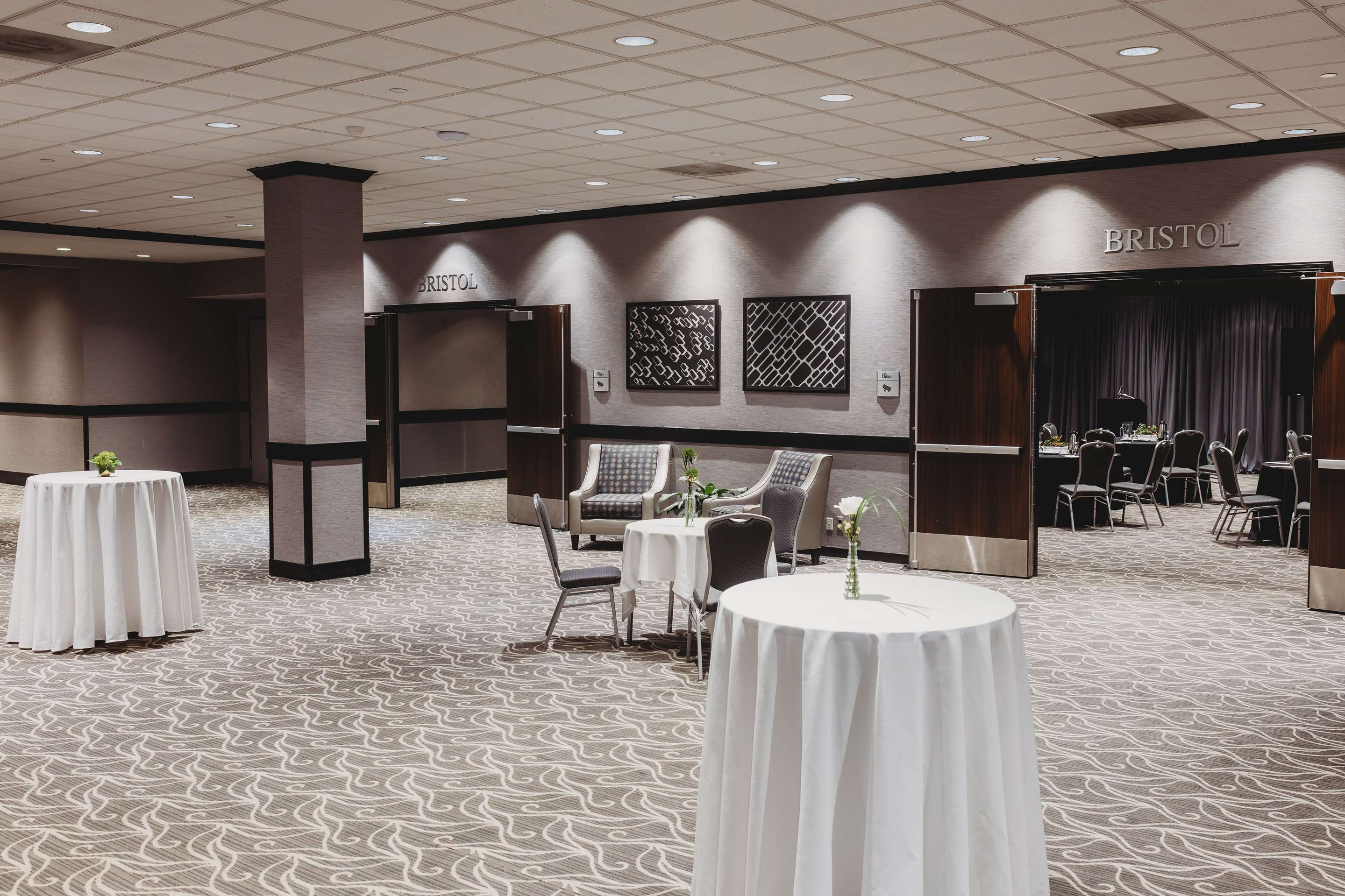 Bristol Foyer | Somerset Inn Troy