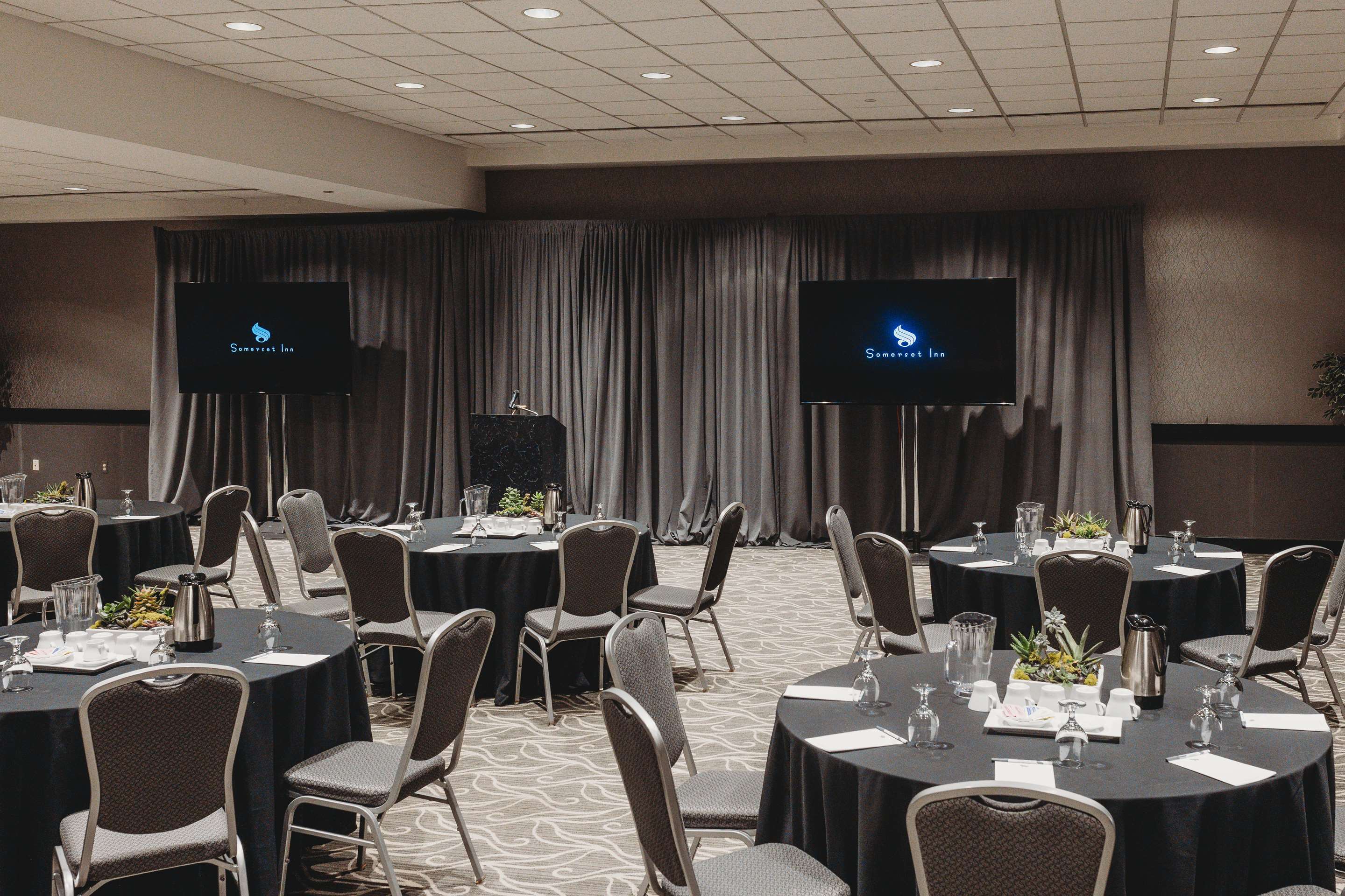 Bristol Ballroom | Somerset Inn Troy