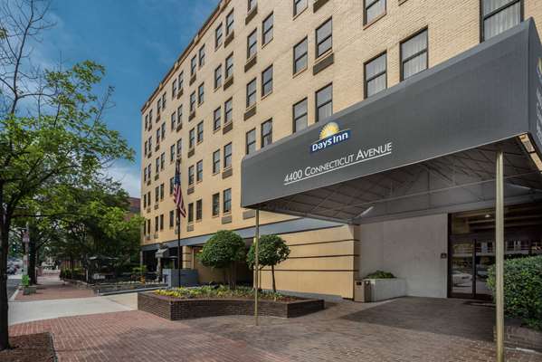 Exterior view - Days Inn Connecticut Avenue DC