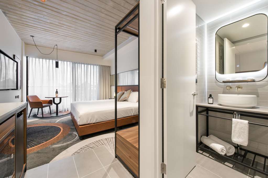 HOTELOCO-guestroom-Guest Room,Suite,On-Site.jpg